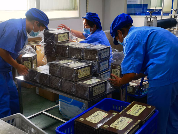 找膏藥代加工廠做加工貼牌和自己制作膏藥有什么區別？